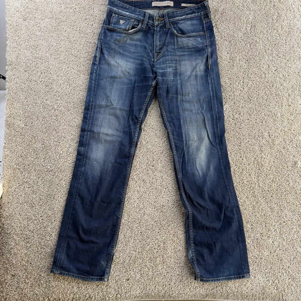 Guess Relaxed Jeans Mens 31x34 Medium Wash Blue Denim Straight Distressed